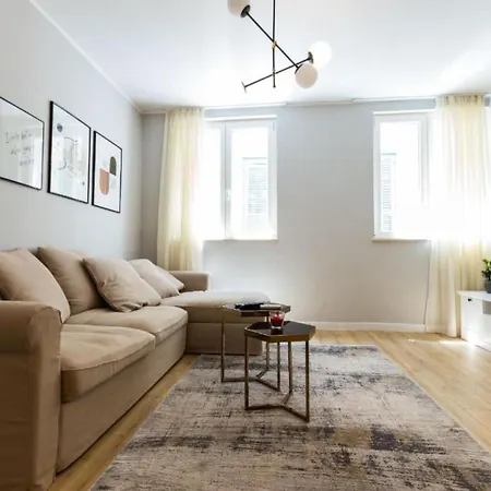 شقة Cultural Haven Two Bedroom زادار