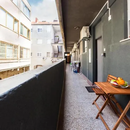 Cultural Haven Two Bedroom شقة *