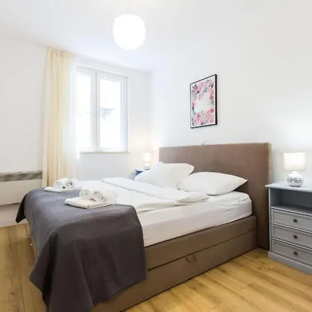 Cultural Haven Two Bedroom شقة *