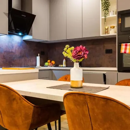 Cultural Haven Two Bedroom * زادار